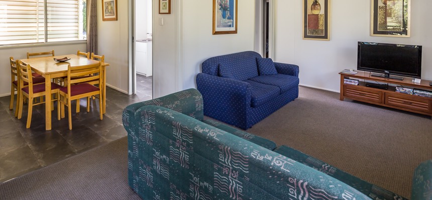 Cottage Lounge Dining